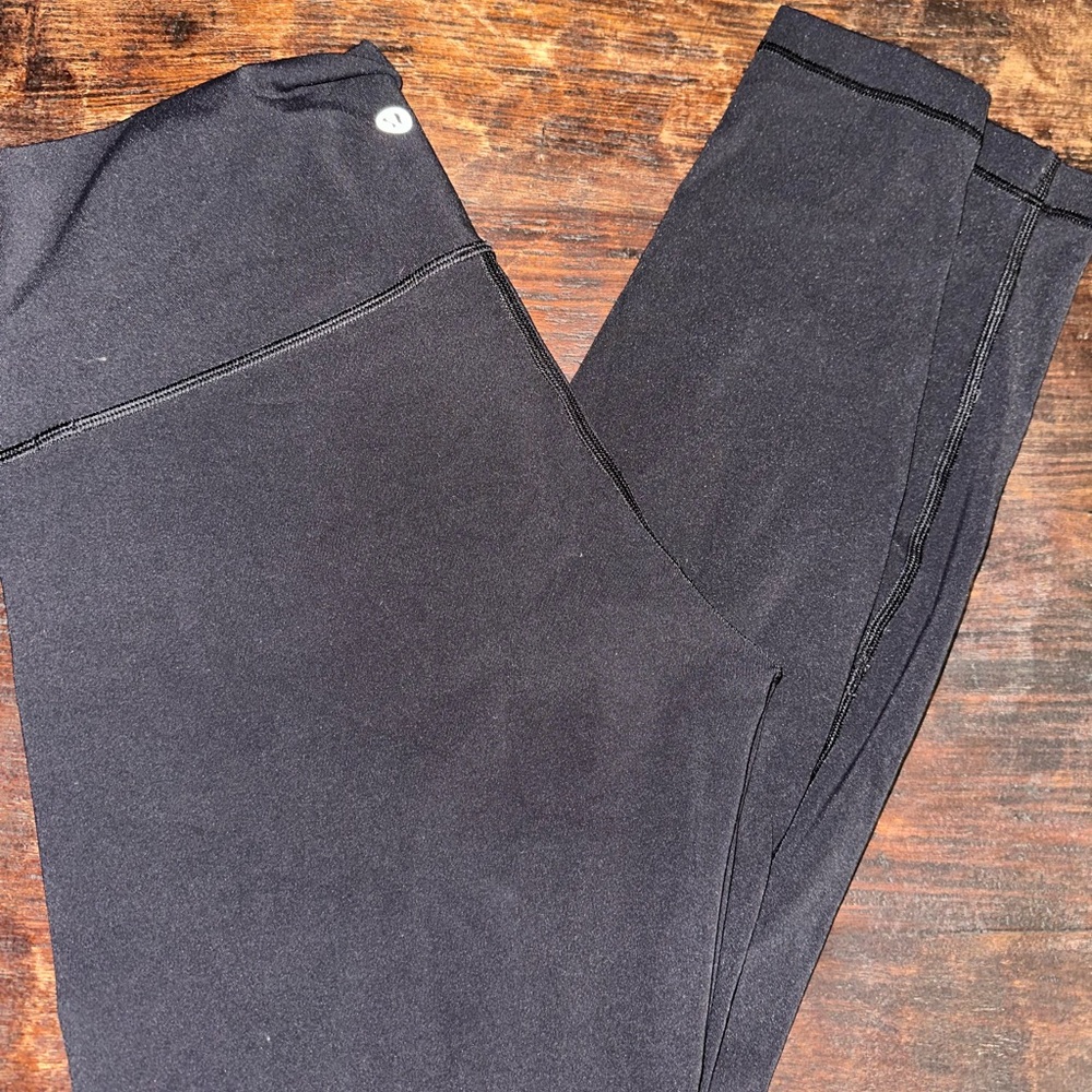 Size 8 Lululemon leggings. Great condition.